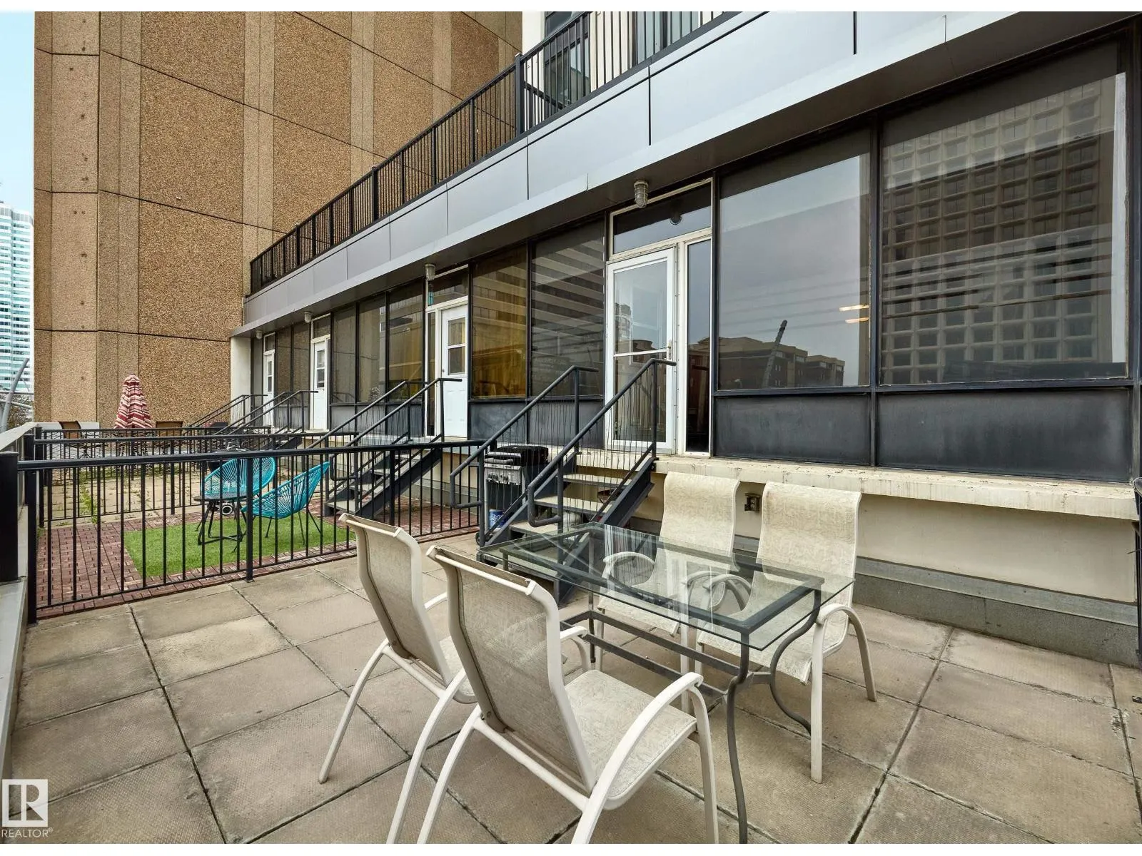 #210 10024 JASPER AV NW