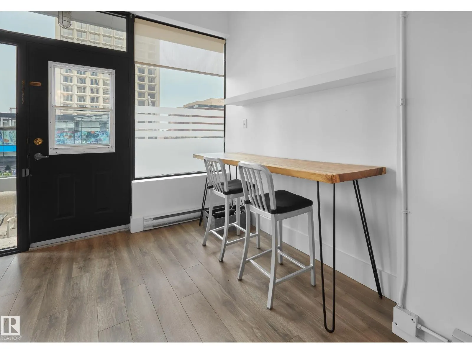 #210 10024 JASPER AV NW