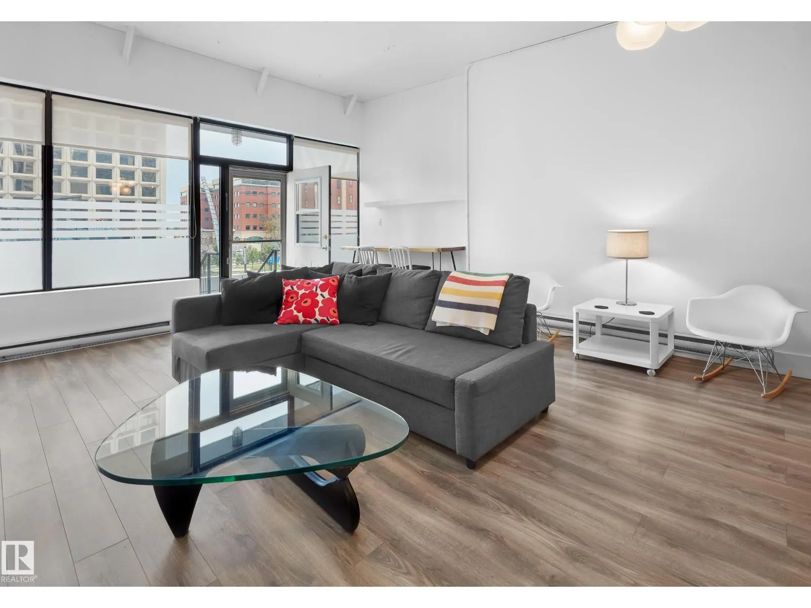 #210 10024 JASPER AV NW