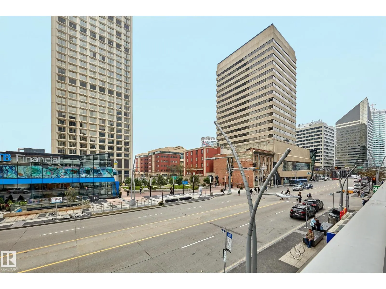 #210 10024 JASPER AV NW