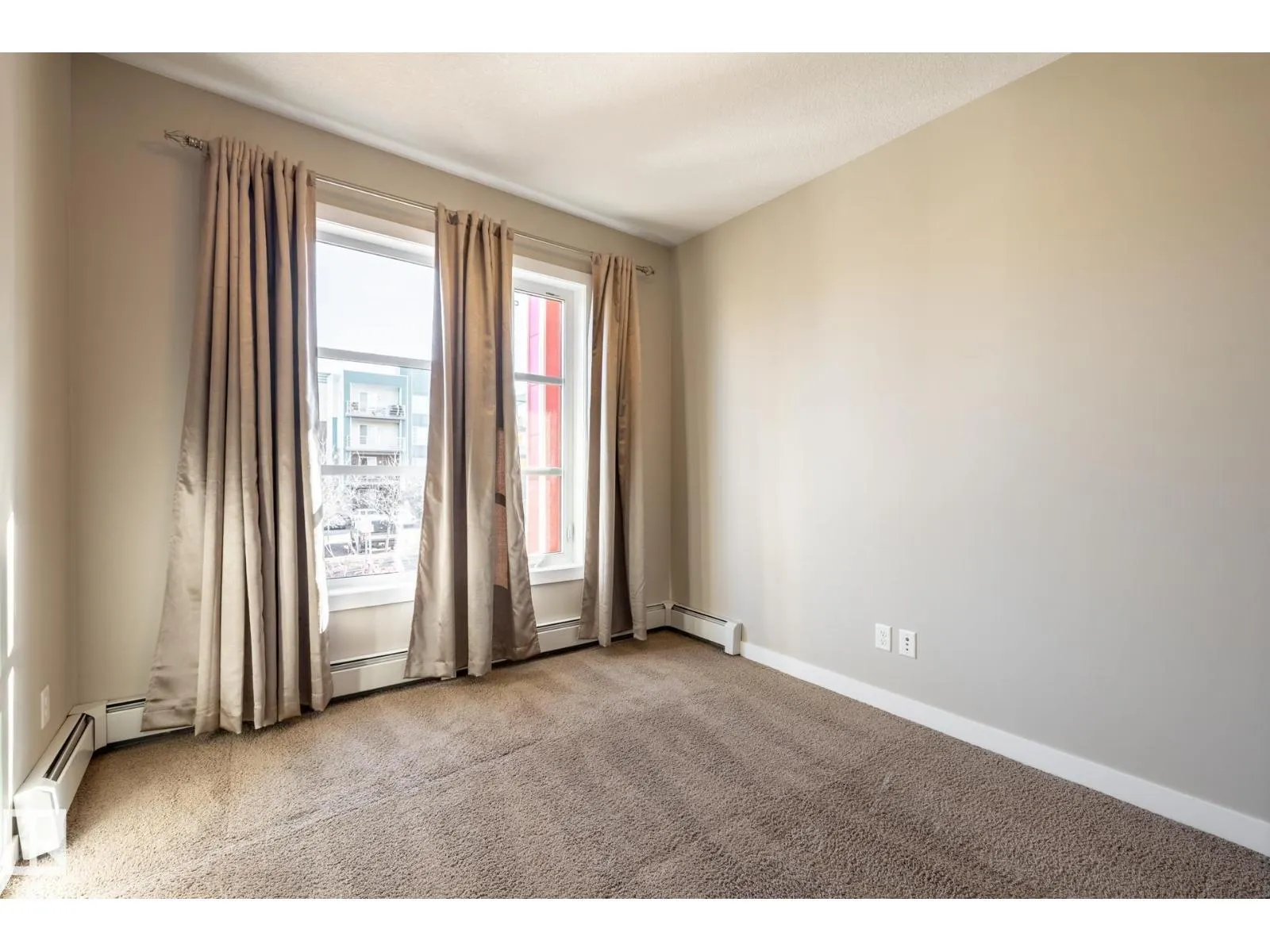 #203 2590 ANDERSON WY SW