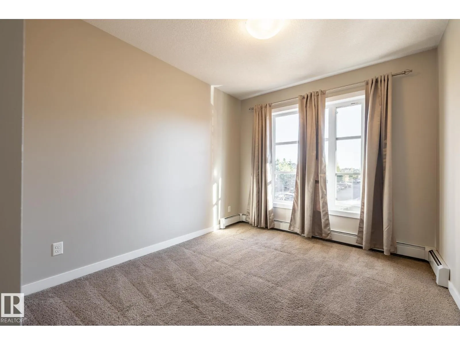 #203 2590 ANDERSON WY SW