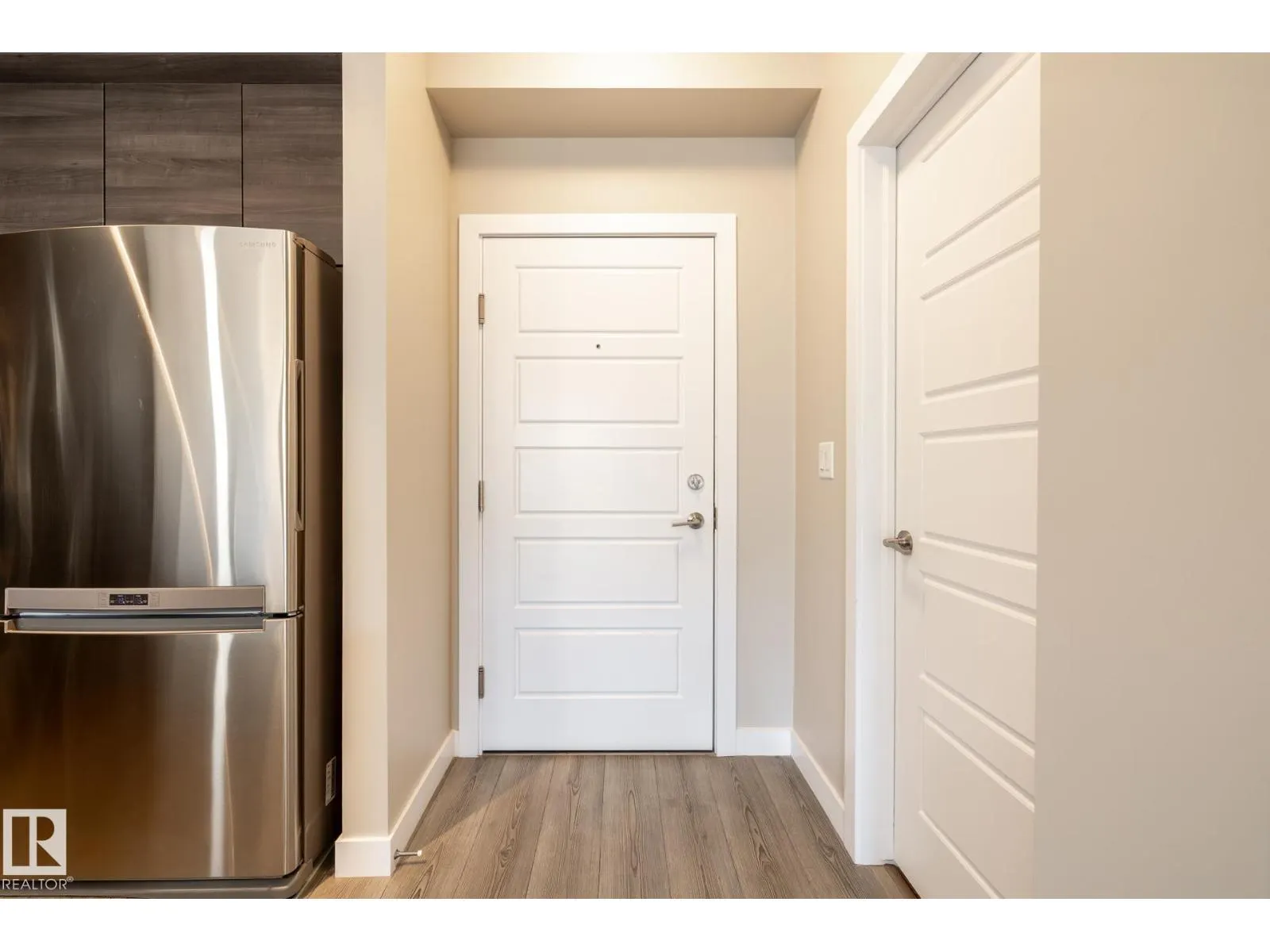 #203 2590 ANDERSON WY SW