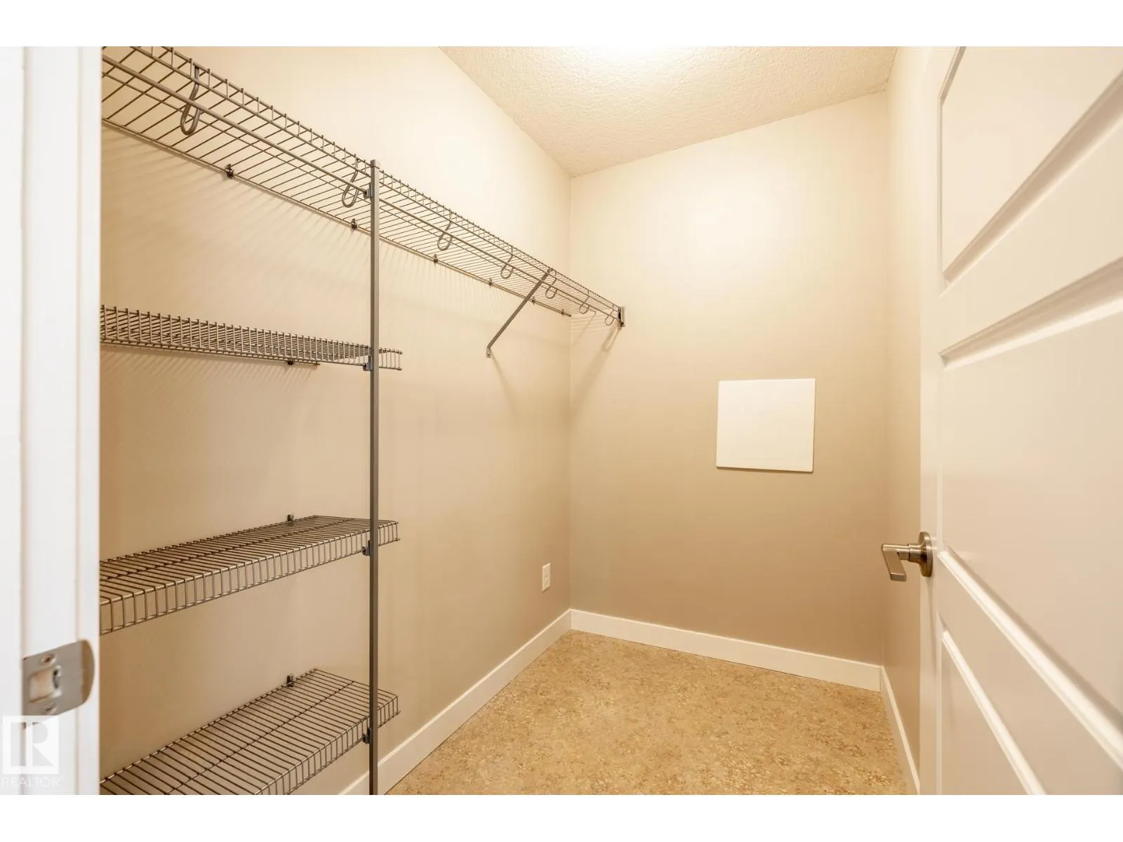 #203 2590 ANDERSON WY SW