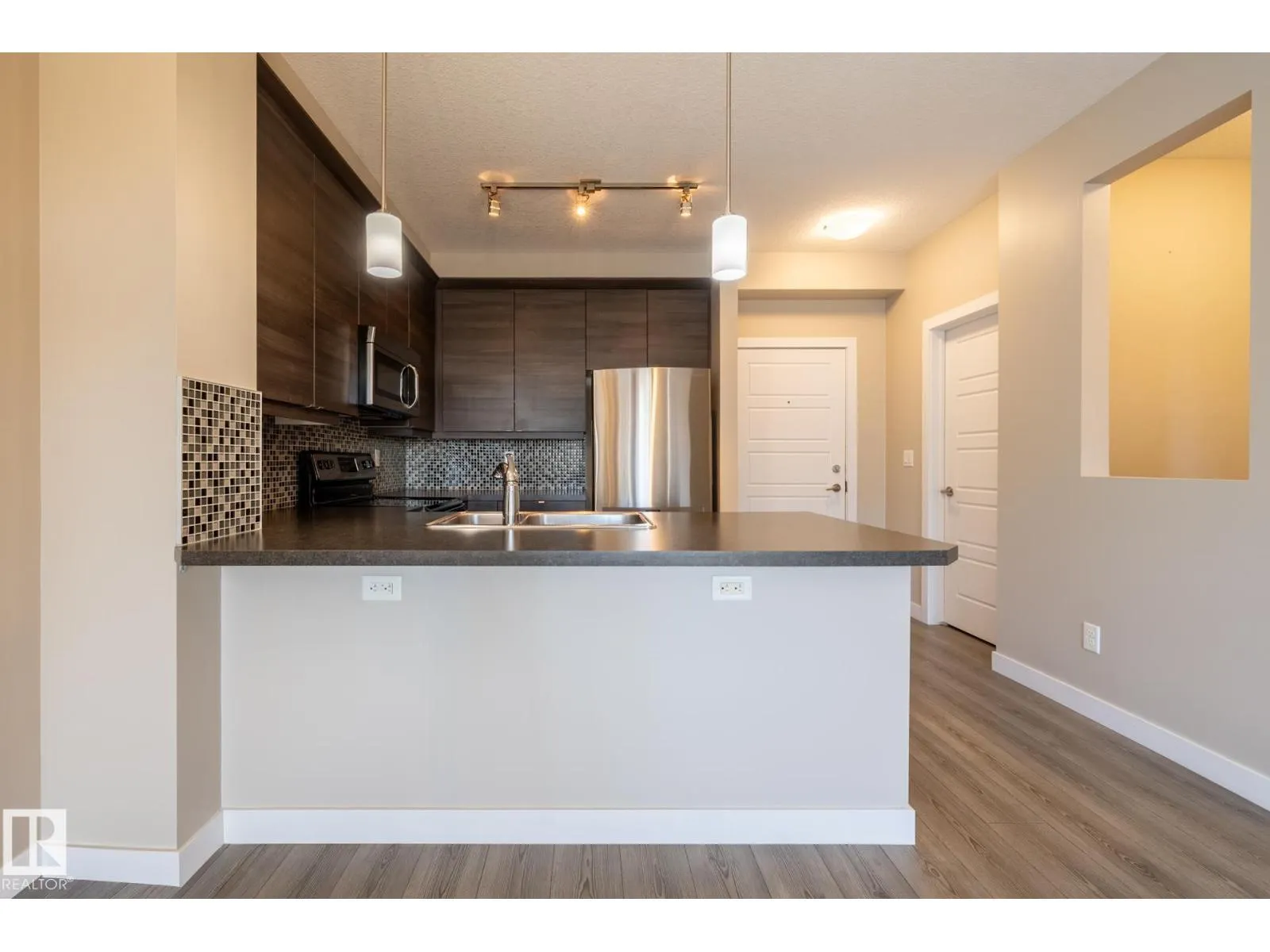 #203 2590 ANDERSON WY SW