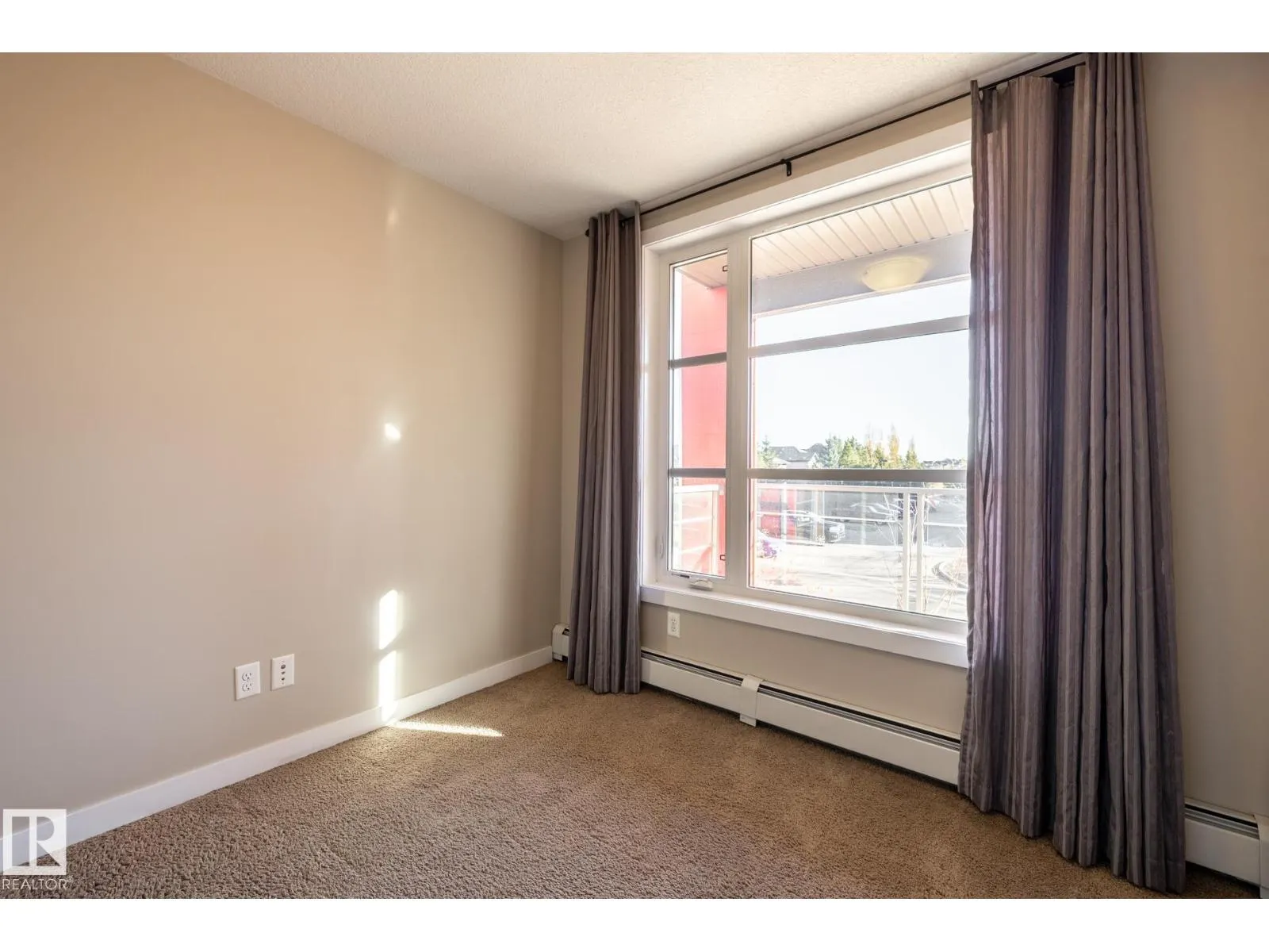 #203 2590 ANDERSON WY SW