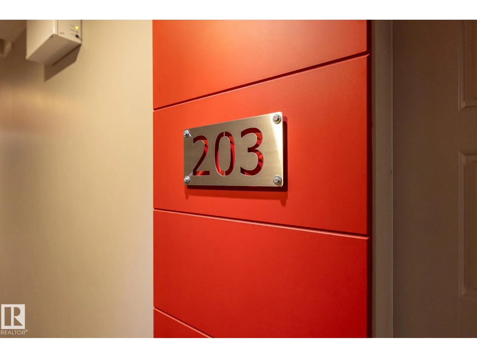 #203 2590 ANDERSON WY SW