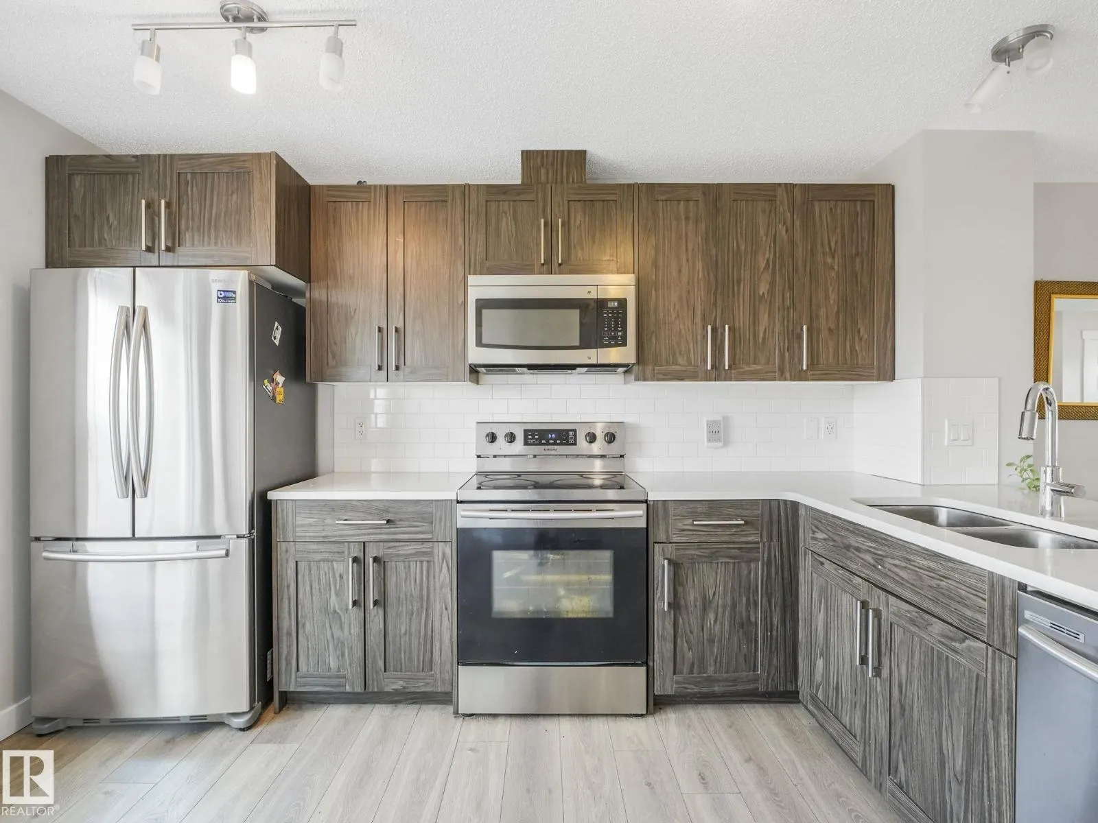 648 LEWIS GREENS DR NW