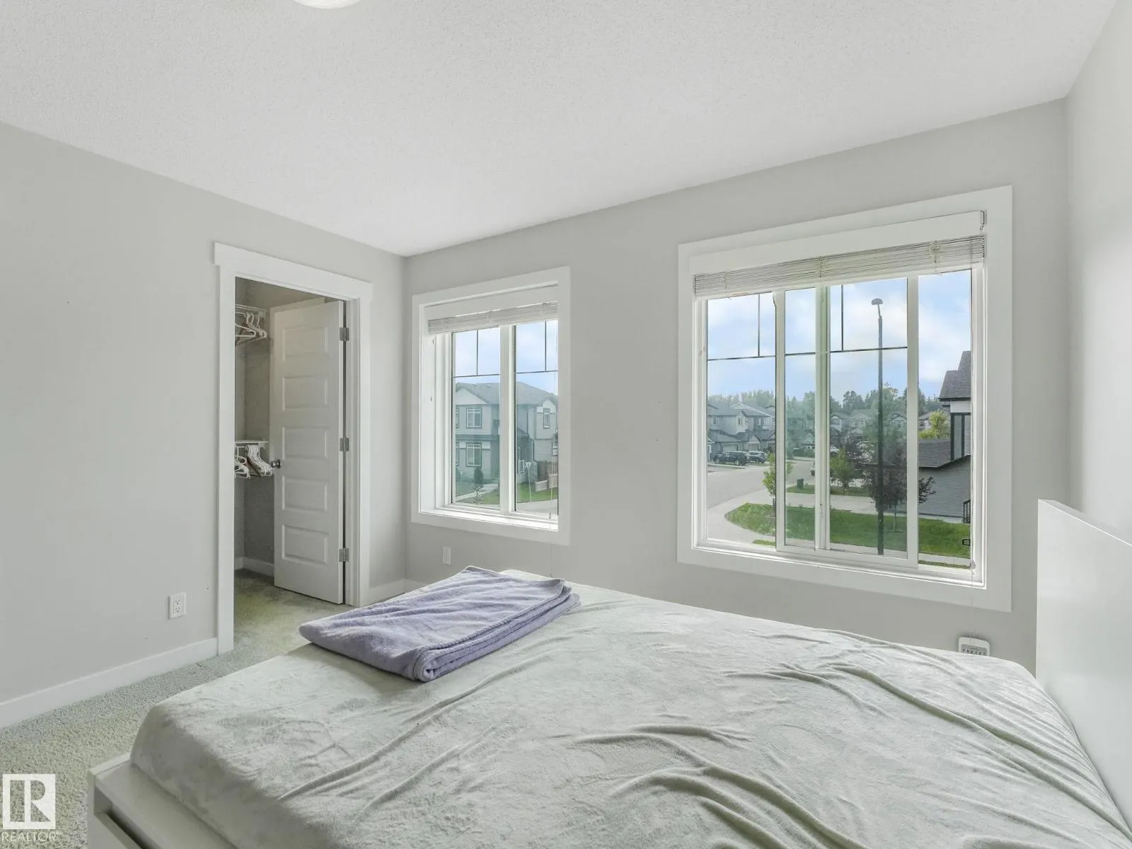 648 LEWIS GREENS DR NW