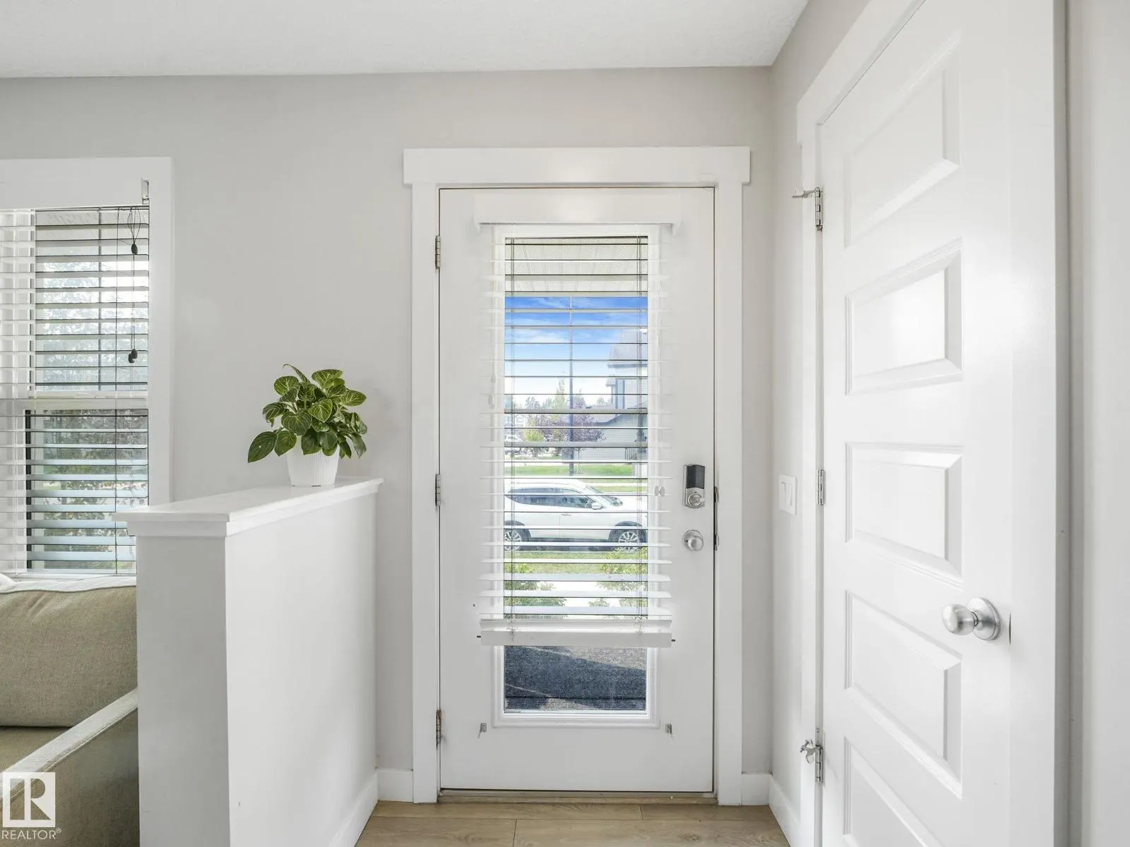 648 LEWIS GREENS DR NW