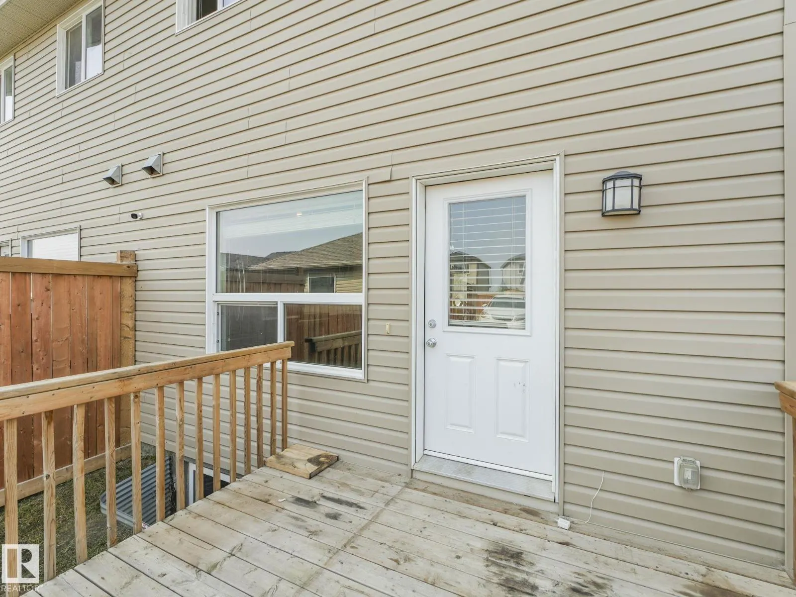 648 LEWIS GREENS DR NW