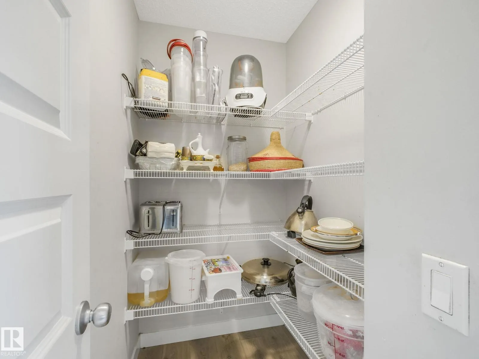 648 LEWIS GREENS DR NW