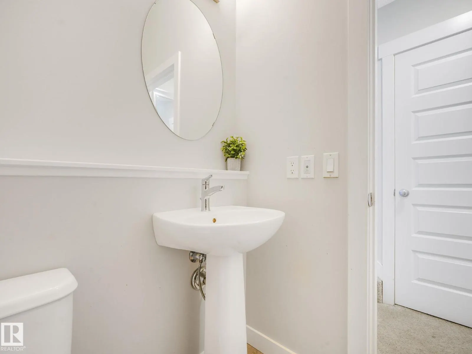 648 LEWIS GREENS DR NW