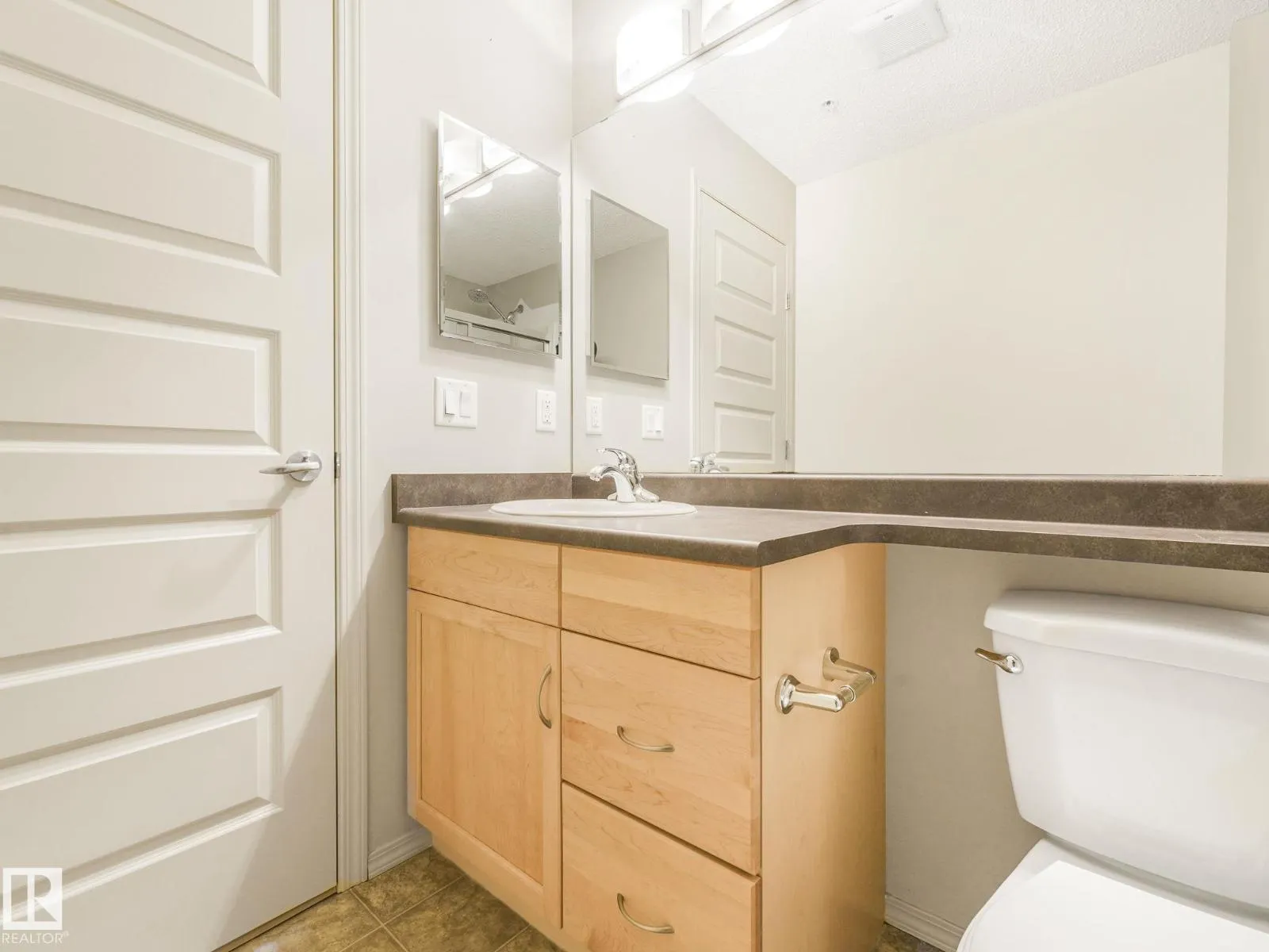 #209 646 MCALLISTER LO SW