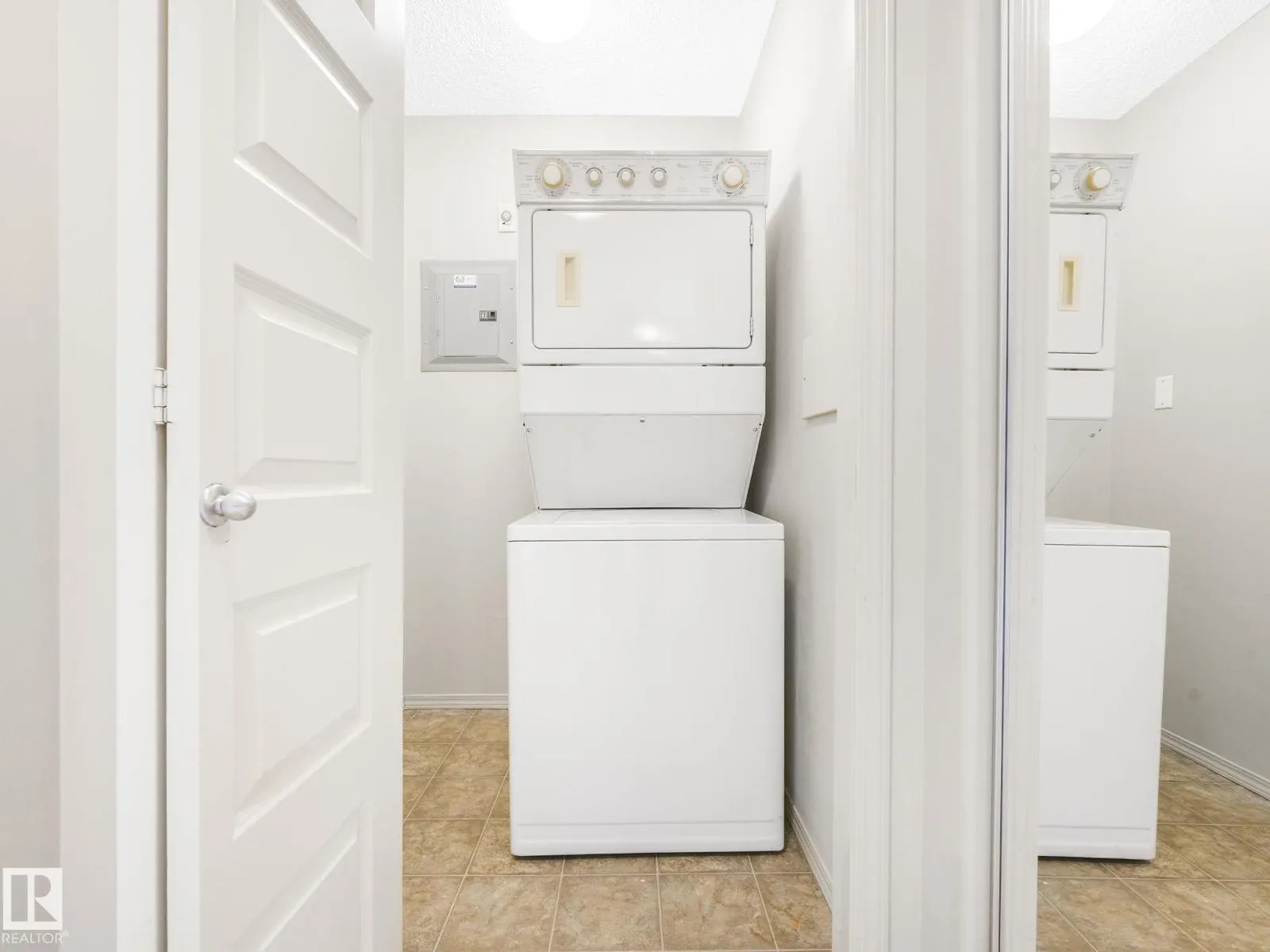 #209 646 MCALLISTER LO SW