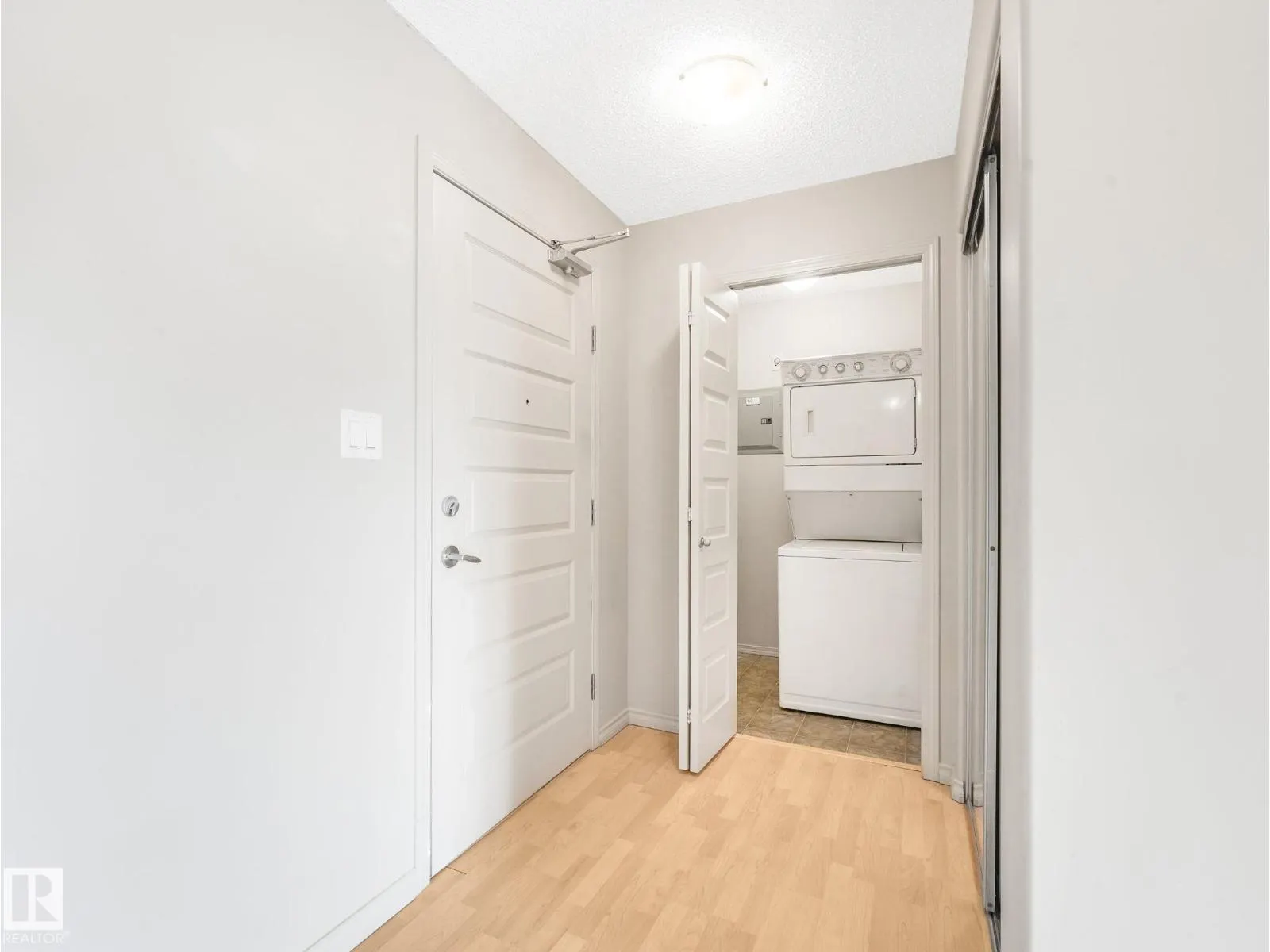 #209 646 MCALLISTER LO SW