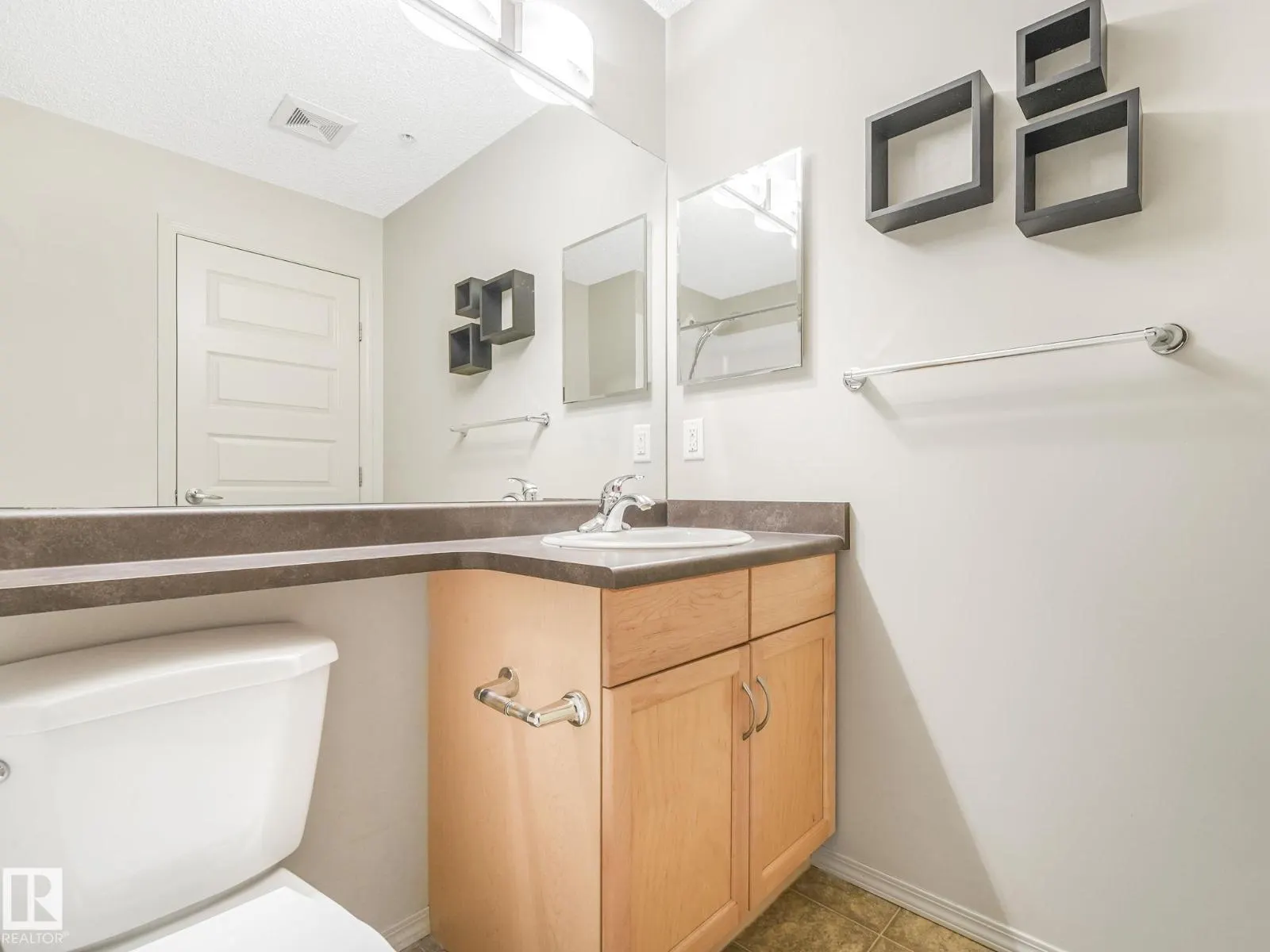 #209 646 MCALLISTER LO SW