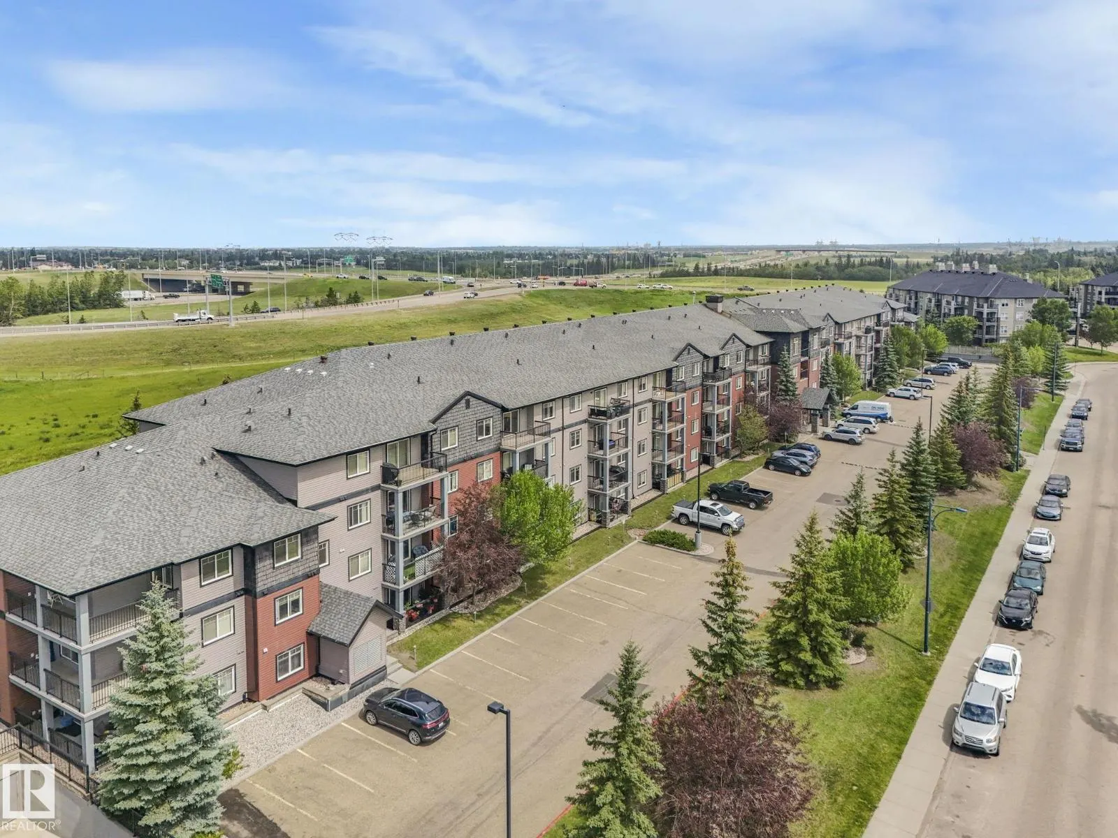 #209 646 MCALLISTER LO SW