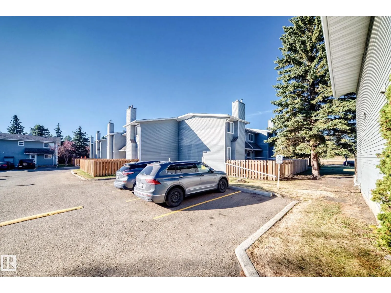 #44 4403 RIVERBEND RD NW