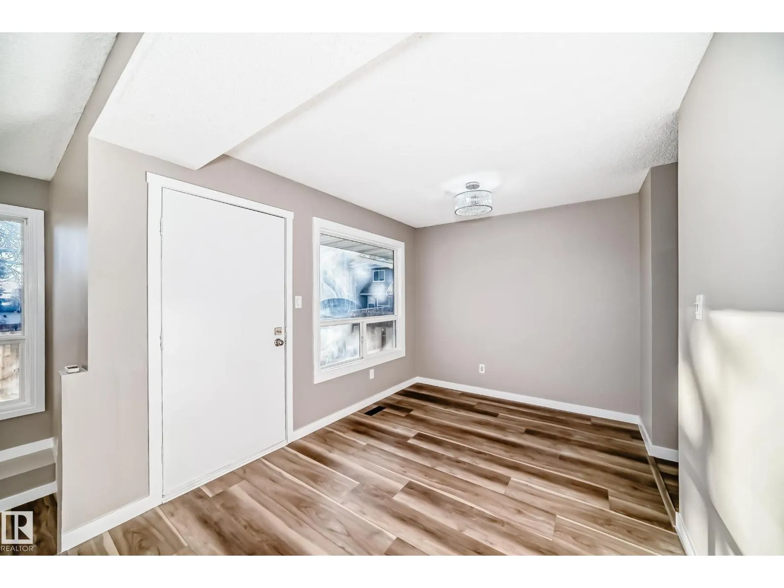 #44 4403 RIVERBEND RD NW