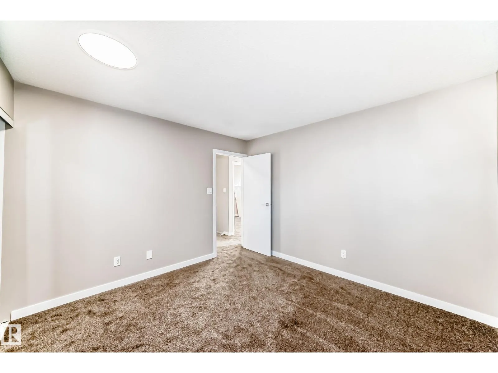 #44 4403 RIVERBEND RD NW