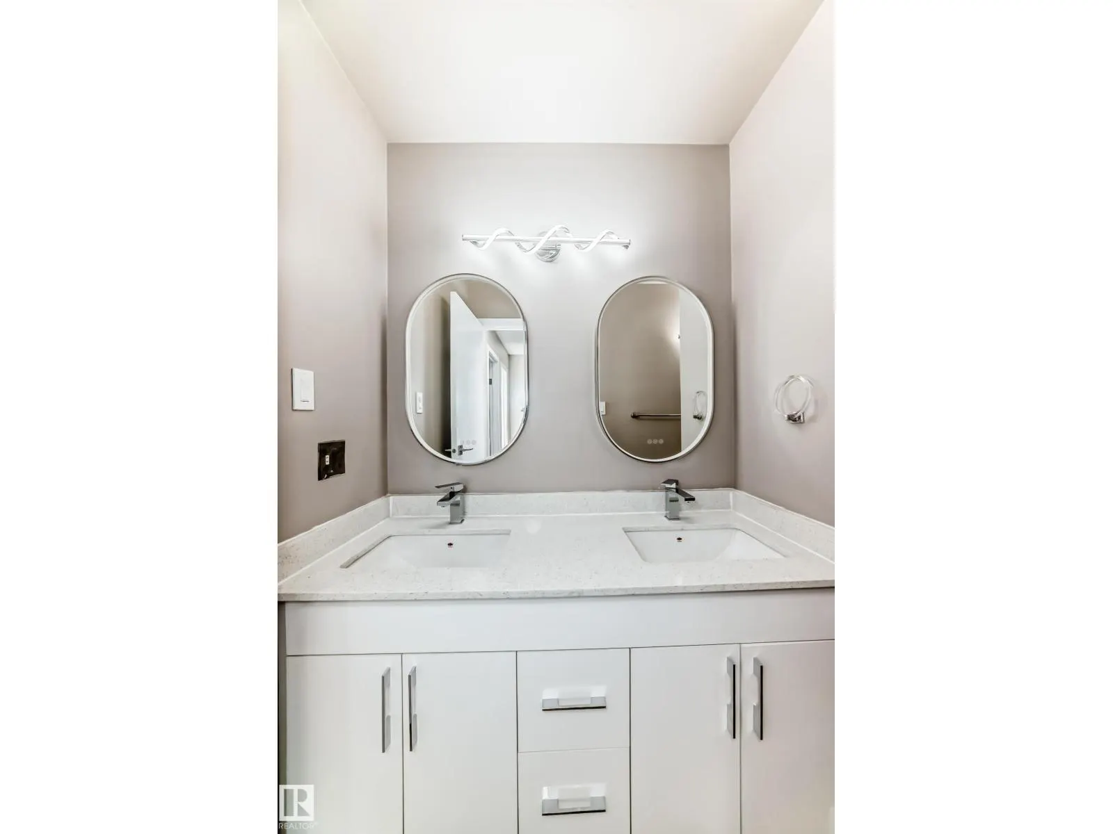 #44 4403 RIVERBEND RD NW