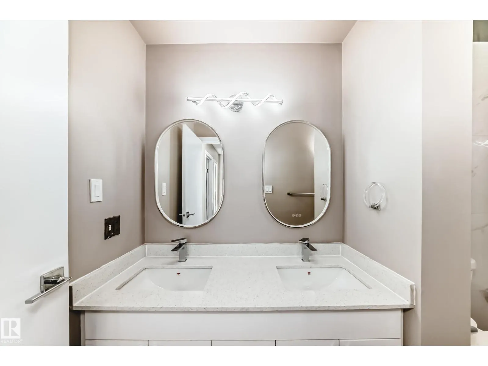 #44 4403 RIVERBEND RD NW