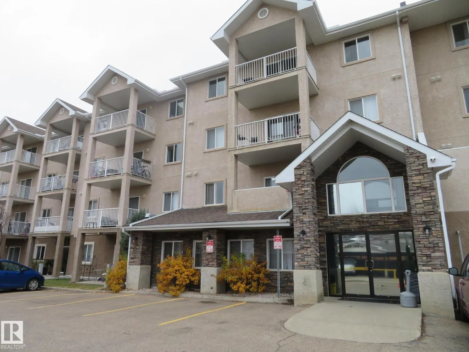 #123 2305 35A AV NW