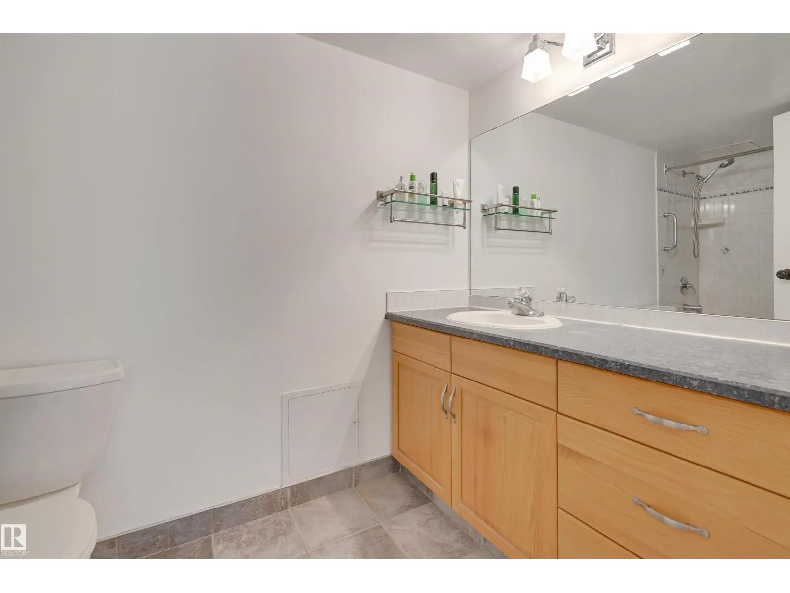 #1204 11027 87 AV NW