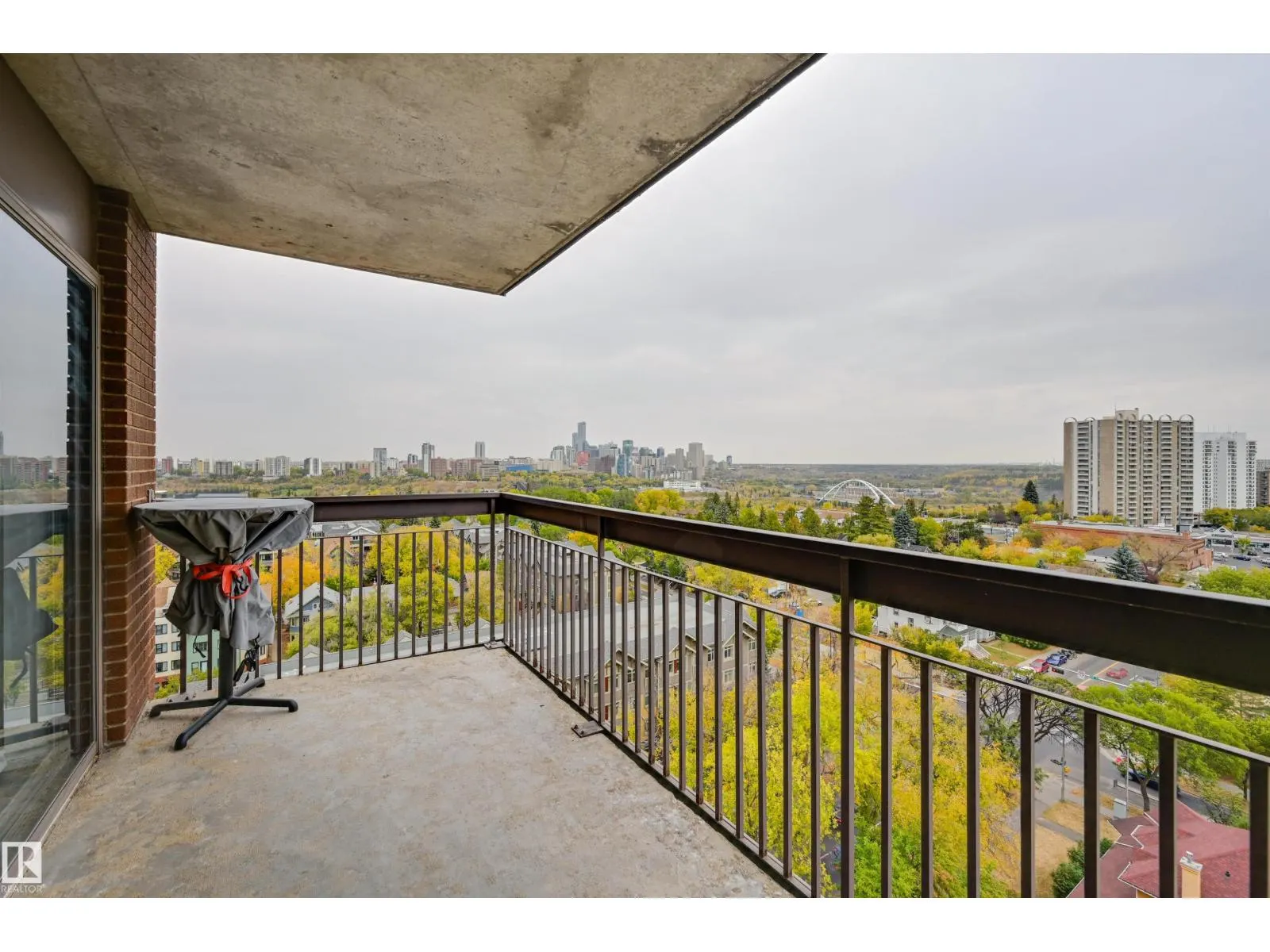 #1204 11027 87 AV NW