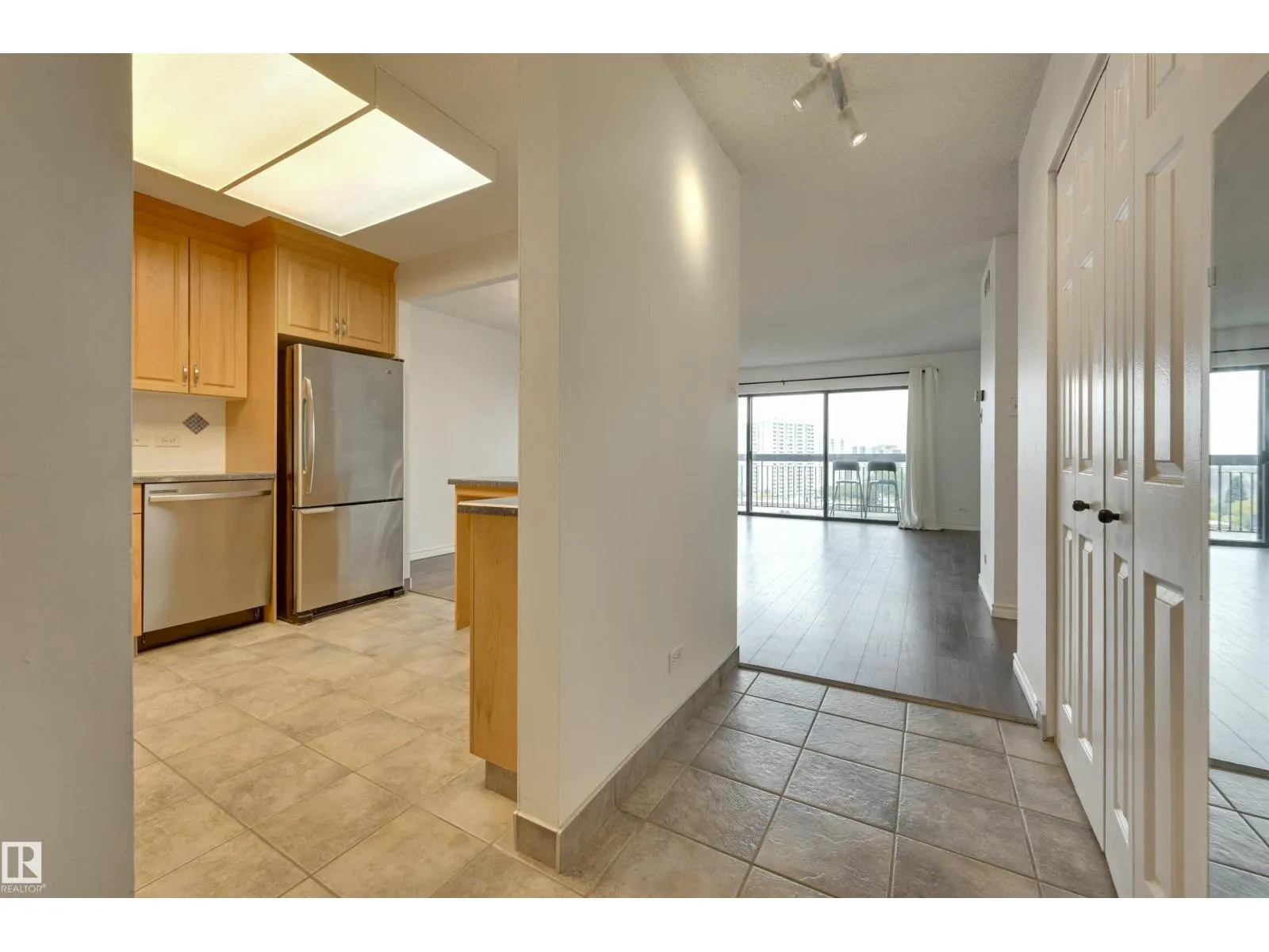 #1204 11027 87 AV NW