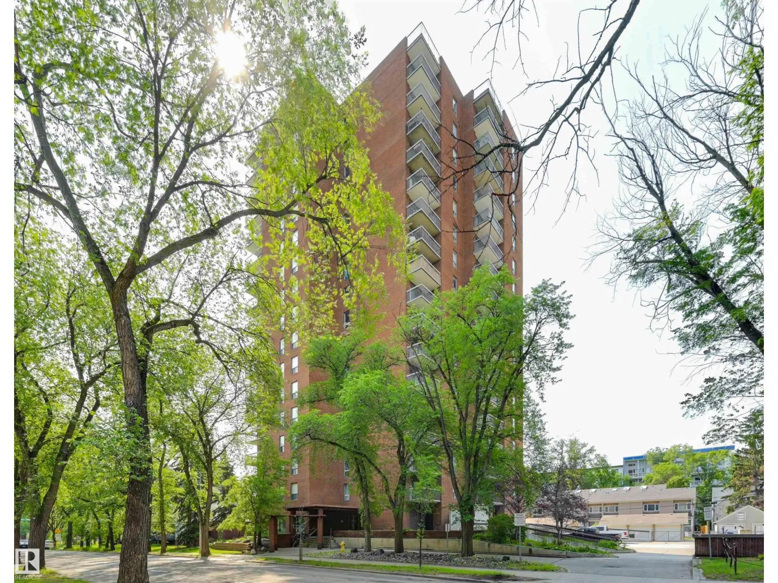 #1204 11027 87 AV NW