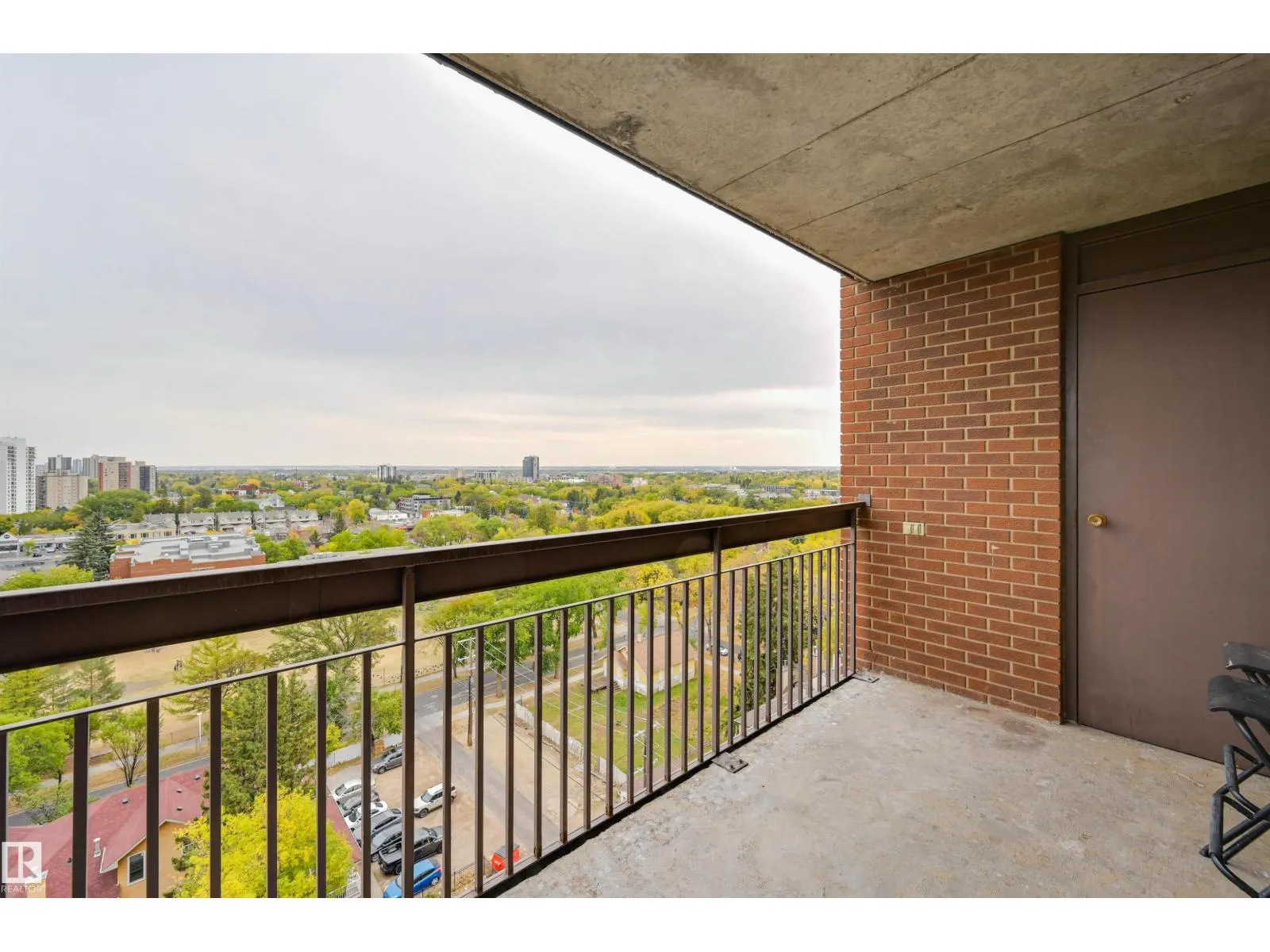 #1204 11027 87 AV NW