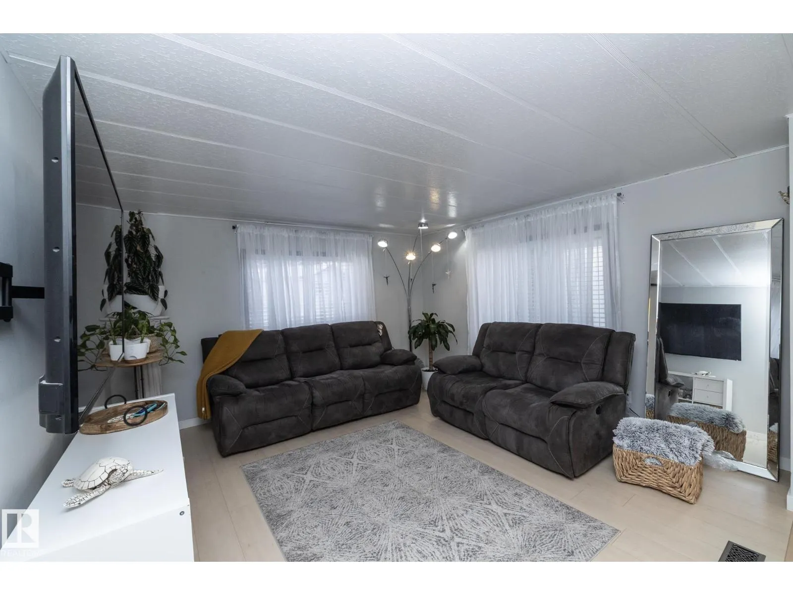 1011 West Mount CR NW