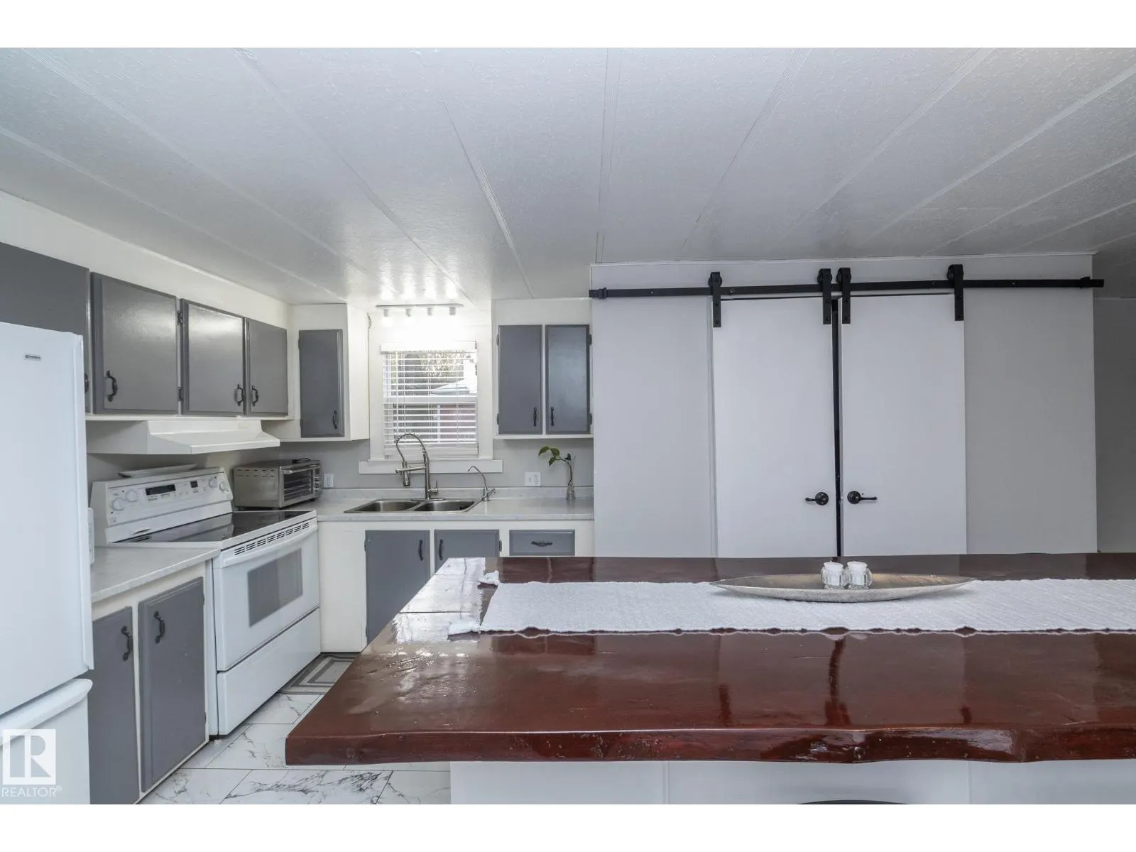 1011 West Mount CR NW