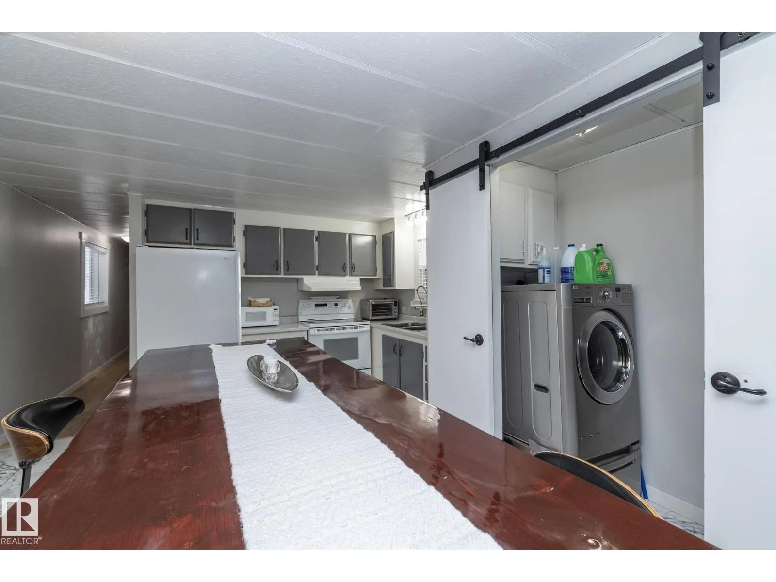 1011 West Mount CR NW