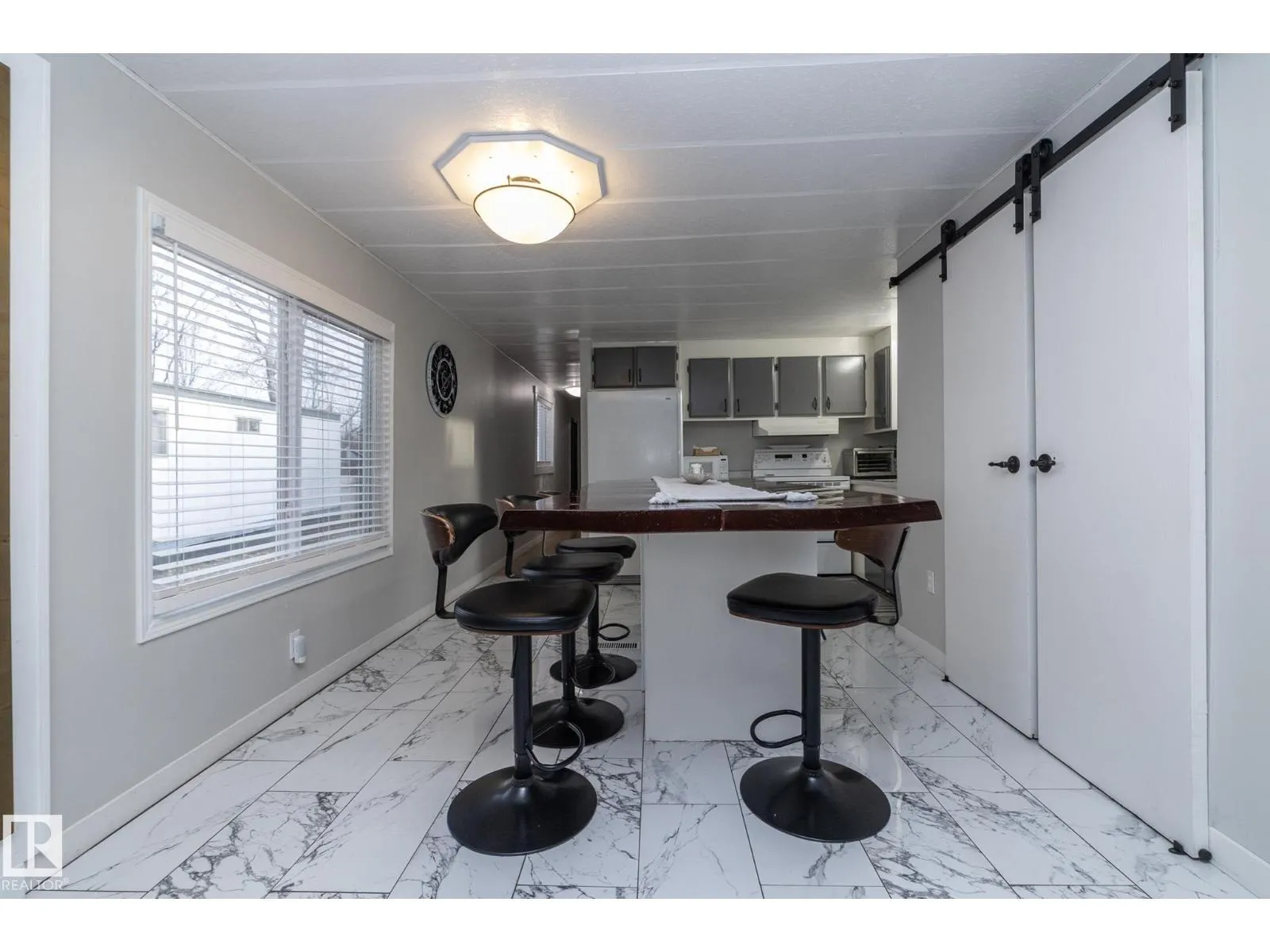 1011 West Mount CR NW