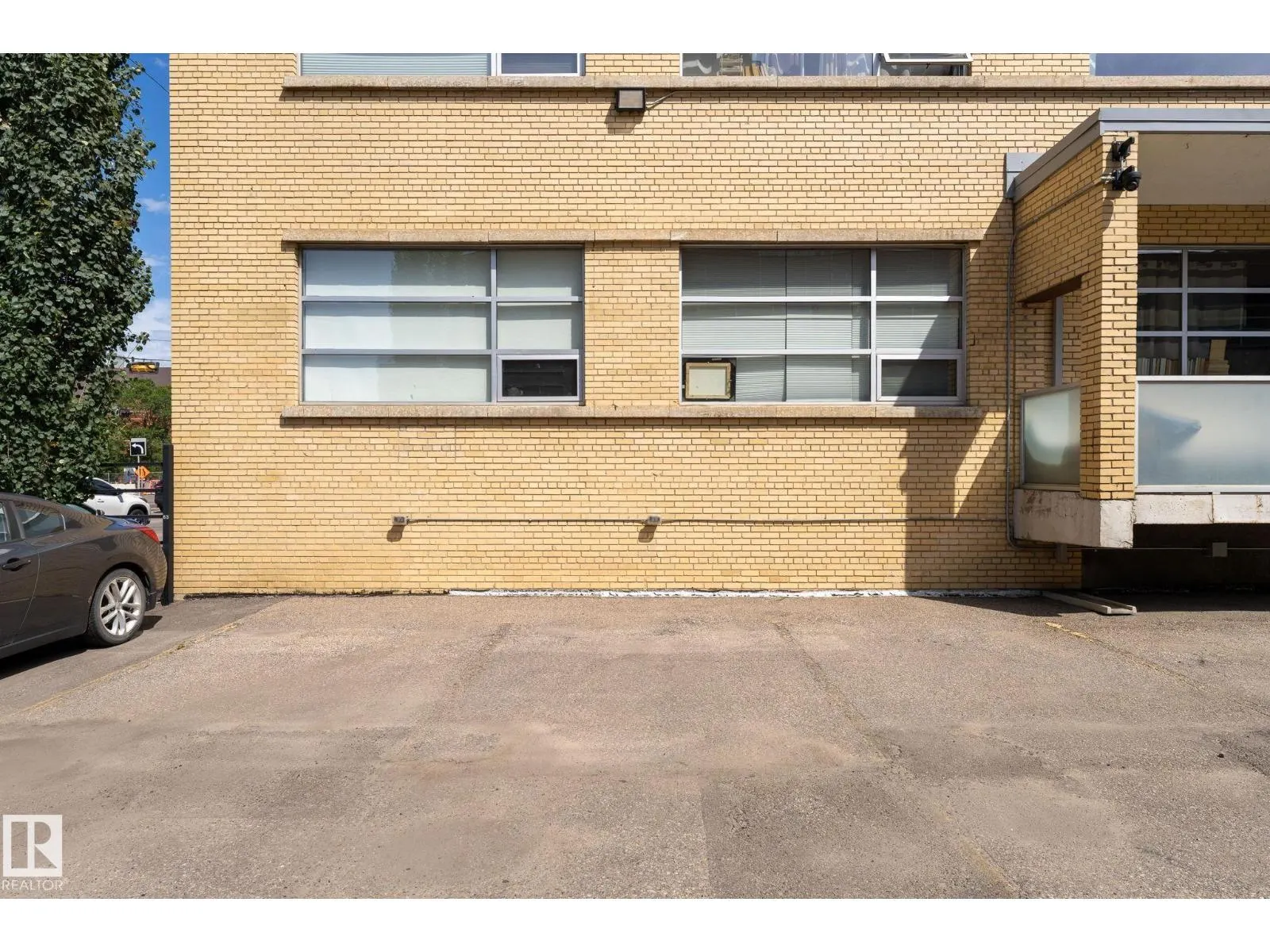 #201 10355 105 ST NW