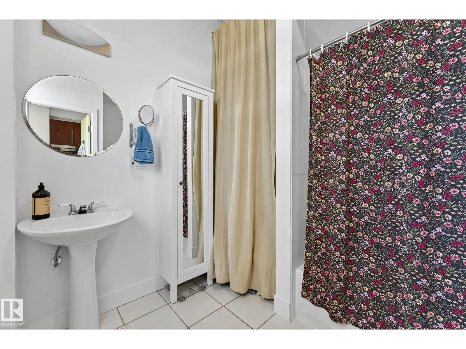 #201 10355 105 ST NW