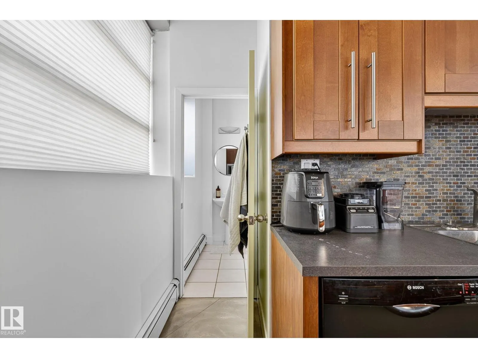 #201 10355 105 ST NW