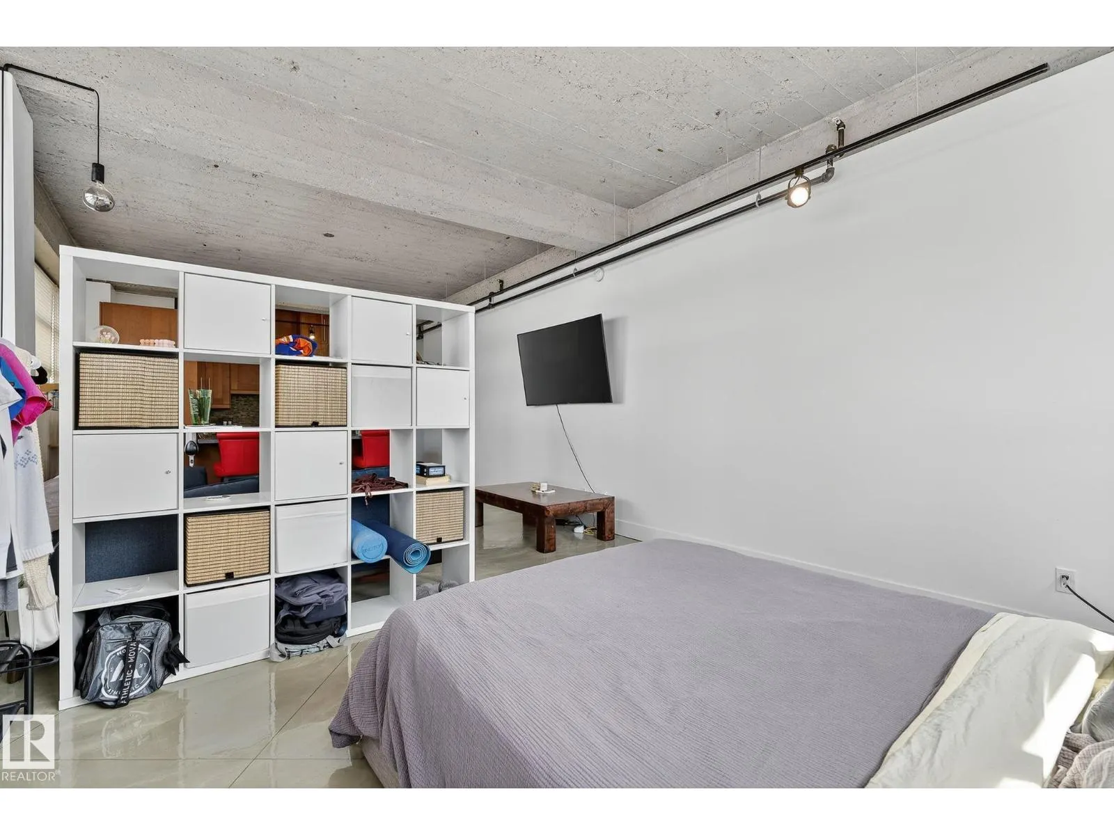 #201 10355 105 ST NW