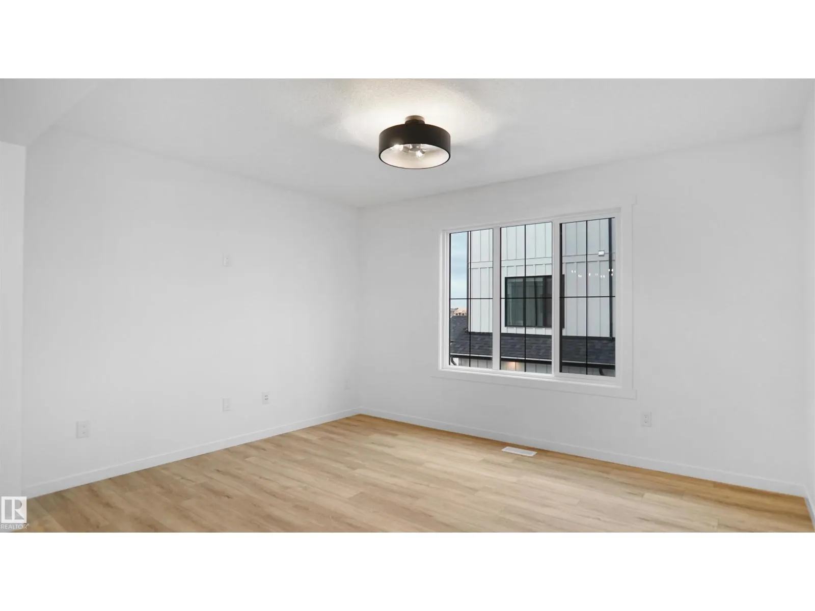 #19 29 Airport RD NW