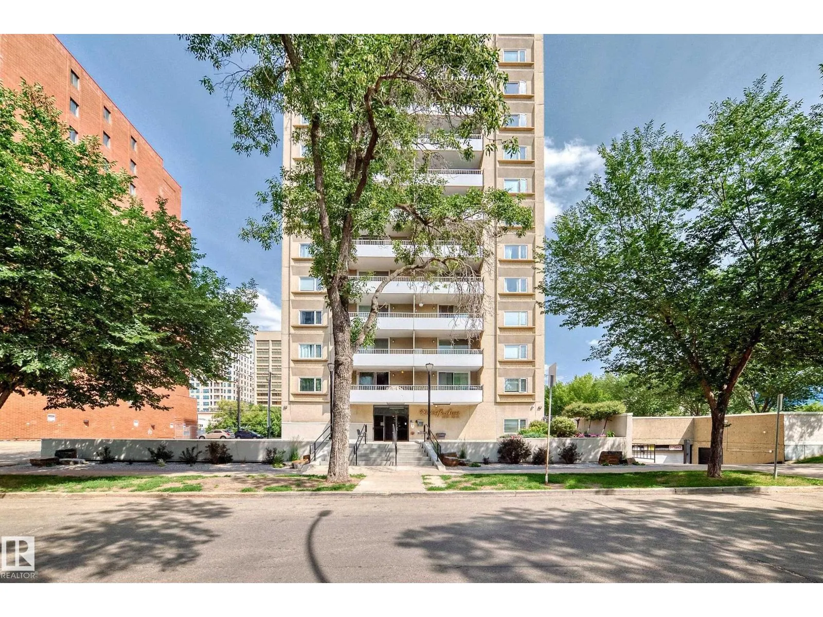 #1601 9909 110 ST NW