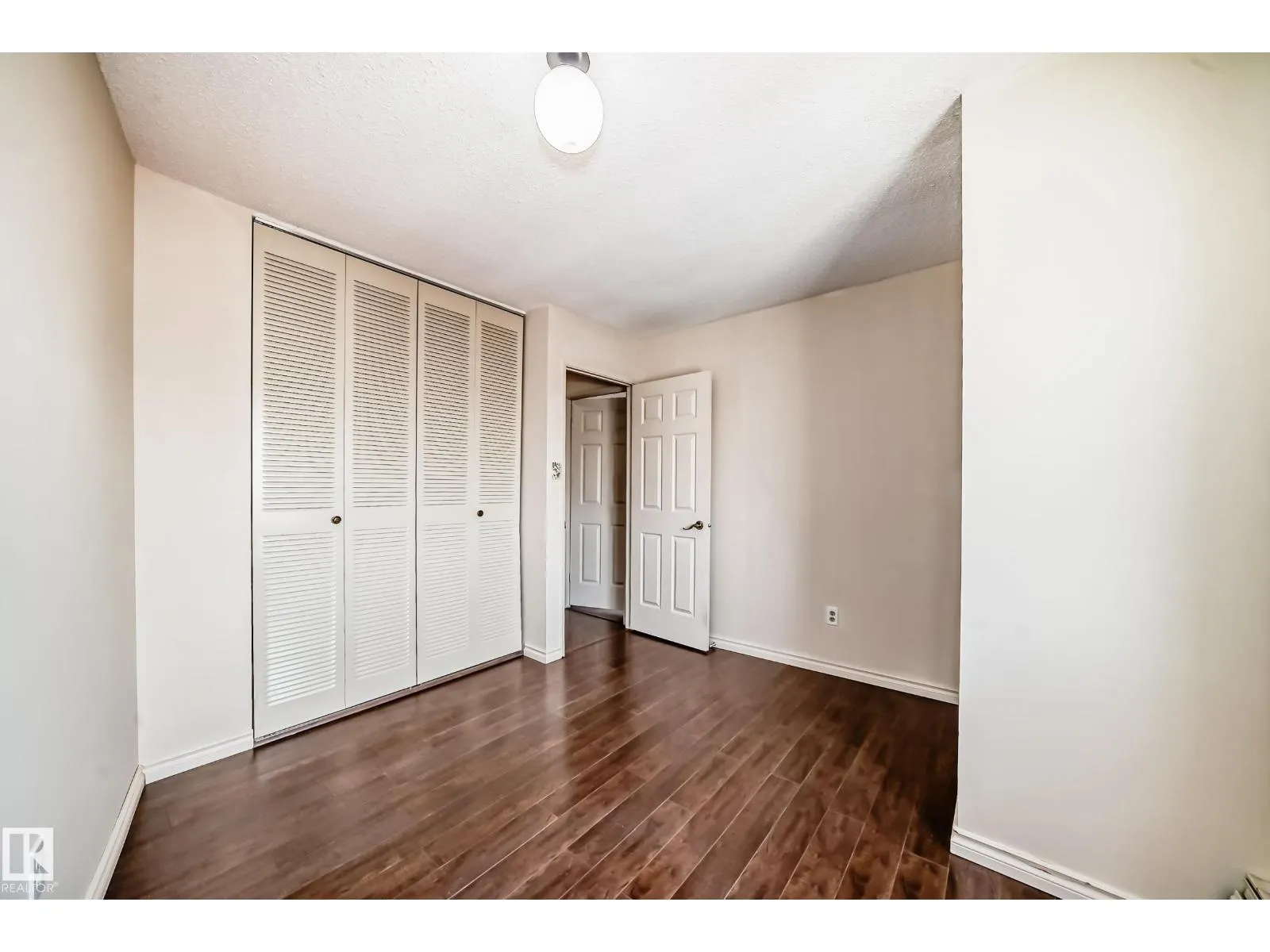 #1601 9909 110 ST NW