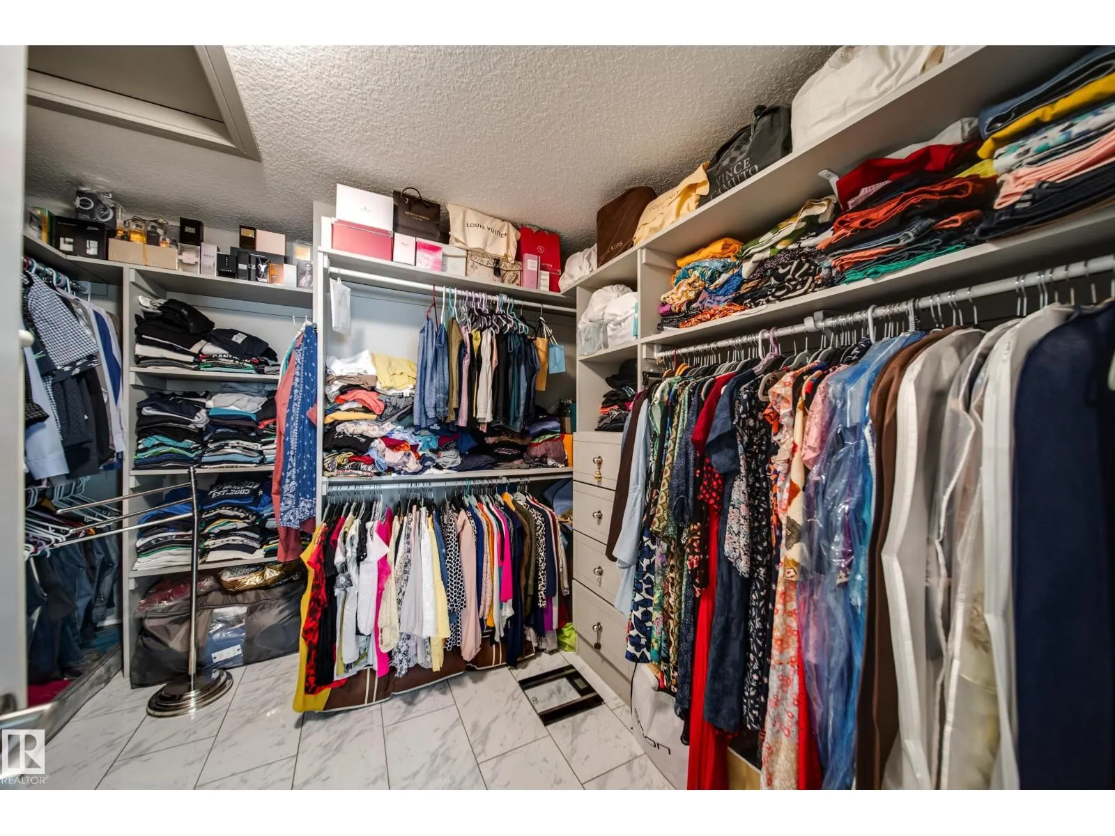 5410 MCLUHAN END EN NW