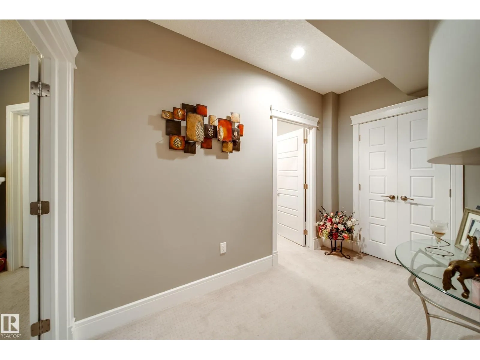 5410 MCLUHAN END EN NW