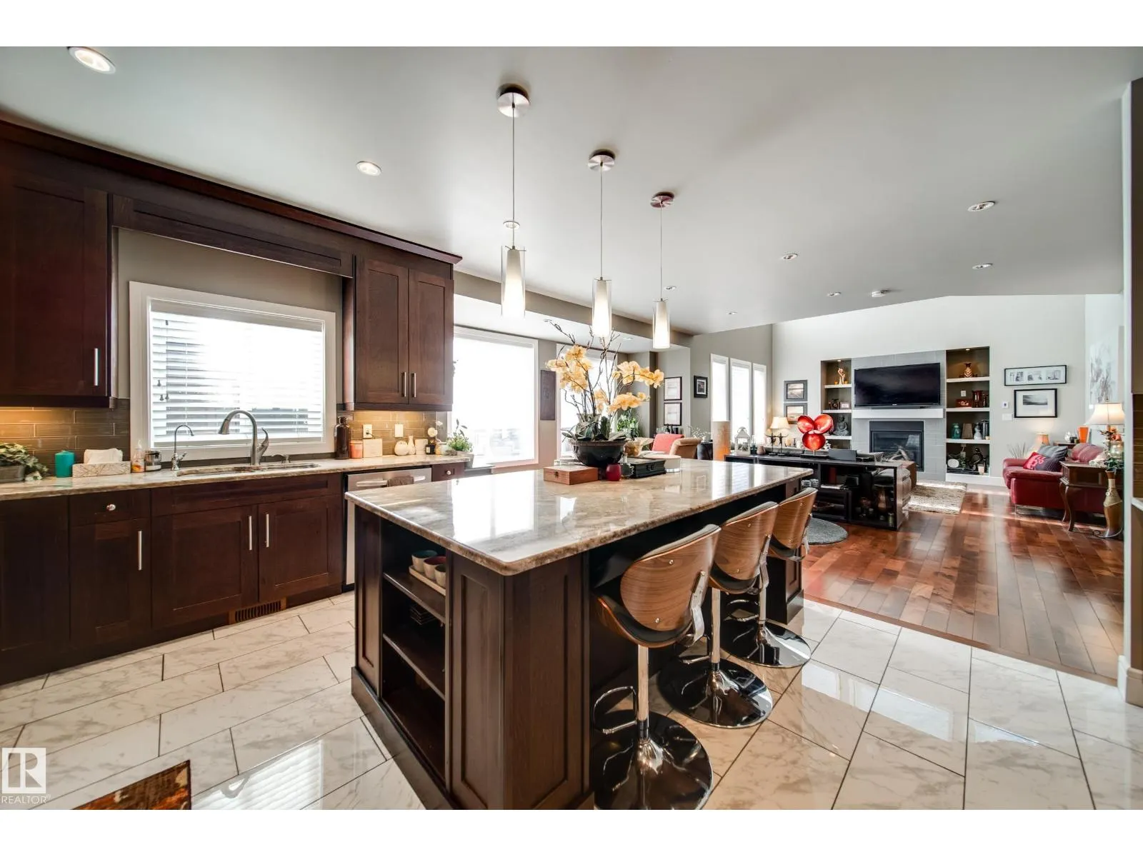 5410 MCLUHAN END EN NW