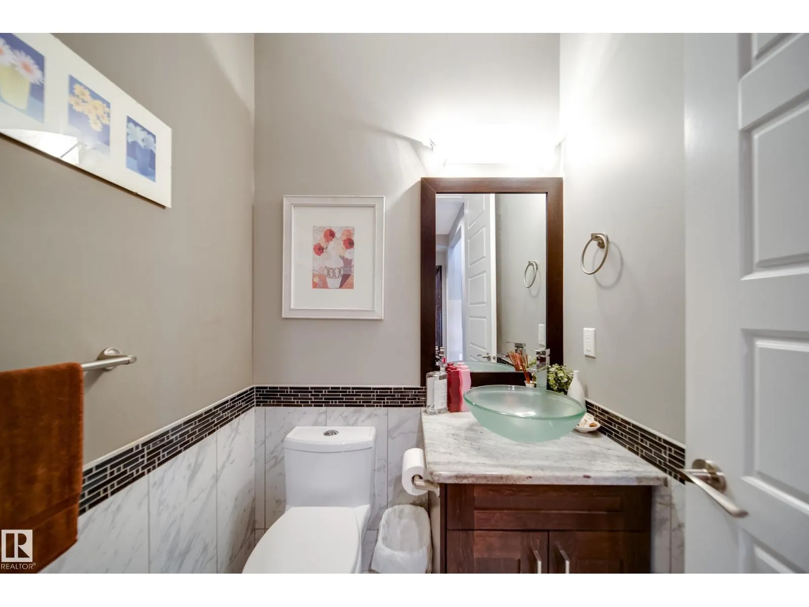 5410 MCLUHAN END EN NW