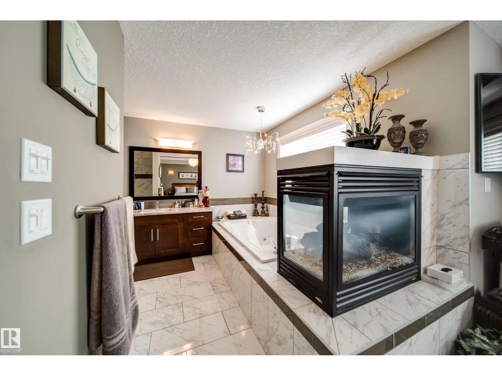 5410 MCLUHAN END EN NW