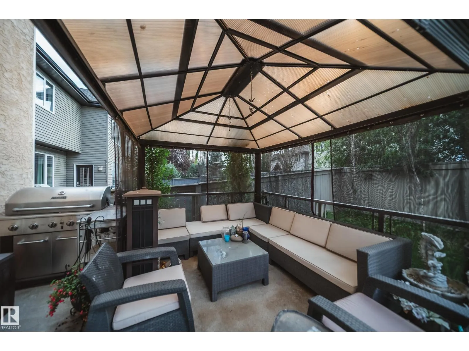 5410 MCLUHAN END EN NW